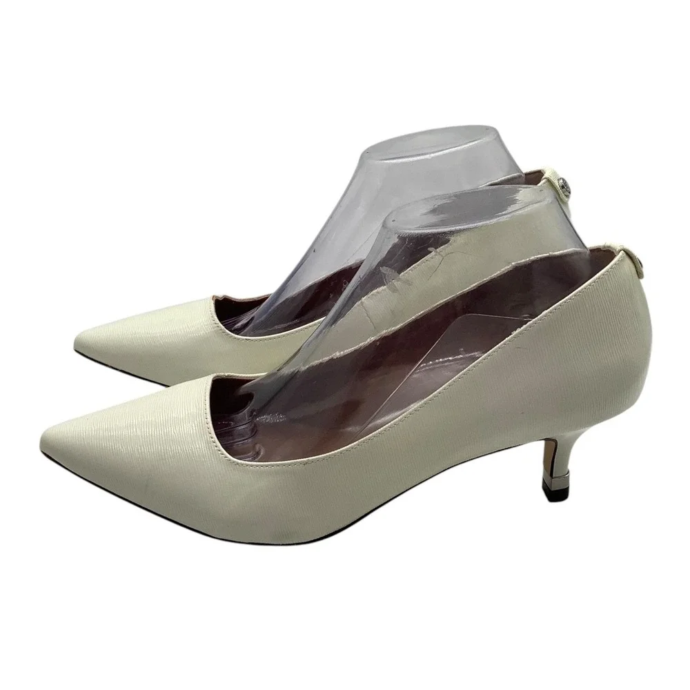 J. Renee Womens 9W Cream Textured Pointed Toe Kitten Heel Pumps Ivory Shoes